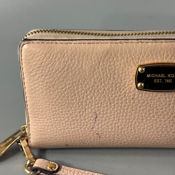 MICHAEL KORS JET SET ZIP-AROUND TRAVEL WALLET/ WRISTLET - Picture 2 of 15